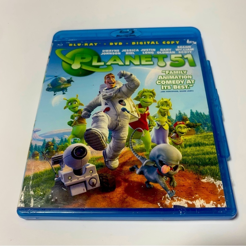 Planet 51 Blu-ray and DVD combo pack of the 2009 animated Sony film.